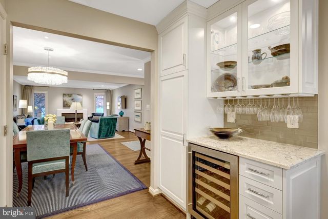 2806 OAKTON MANOR CT, Oakton, VA 22124