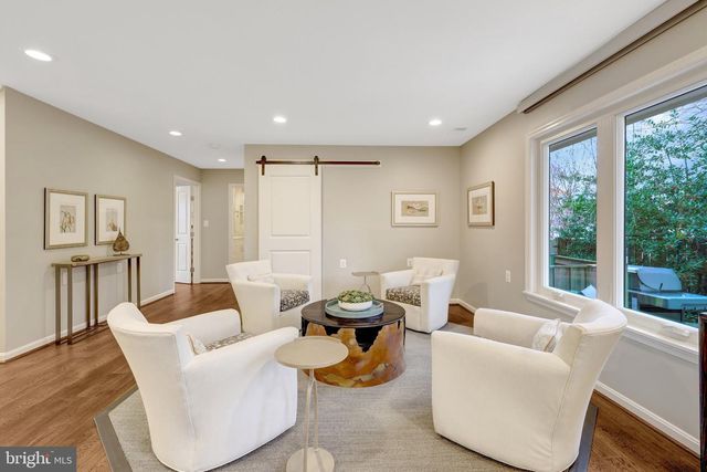 2806 OAKTON MANOR CT, Oakton, VA 22124