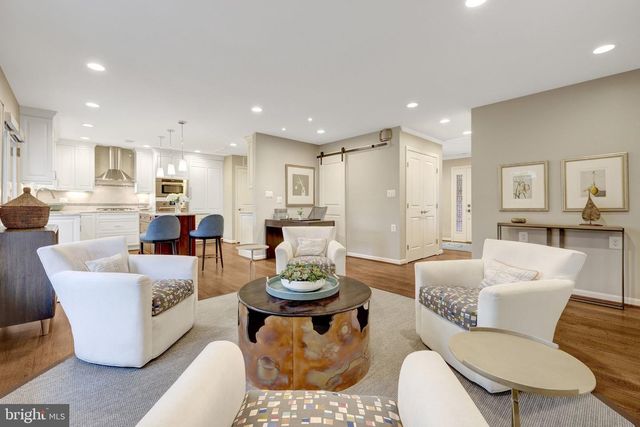 2806 OAKTON MANOR CT, Oakton, VA 22124