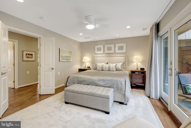 2806 OAKTON MANOR CT, Oakton, VA 22124