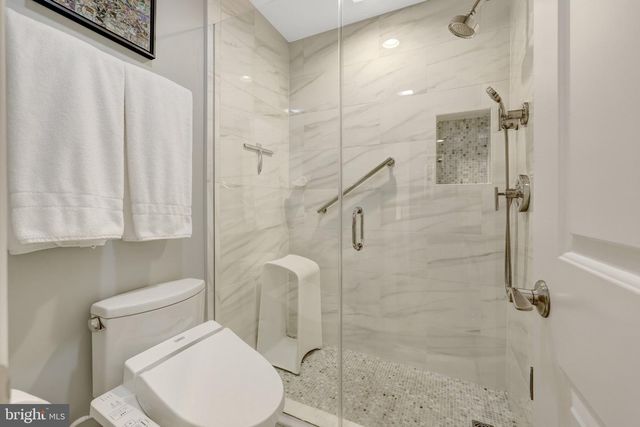 2806 OAKTON MANOR CT, Oakton, VA 22124