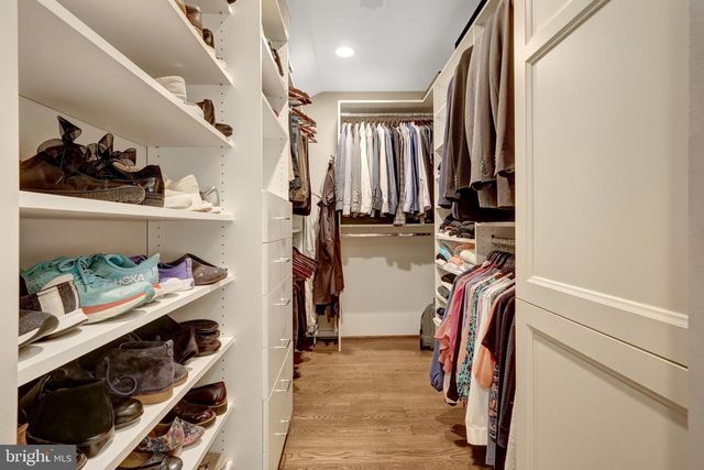 2806 OAKTON MANOR CT, Oakton, VA 22124