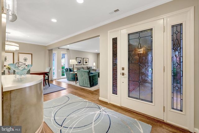 2806 OAKTON MANOR CT, Oakton, VA 22124