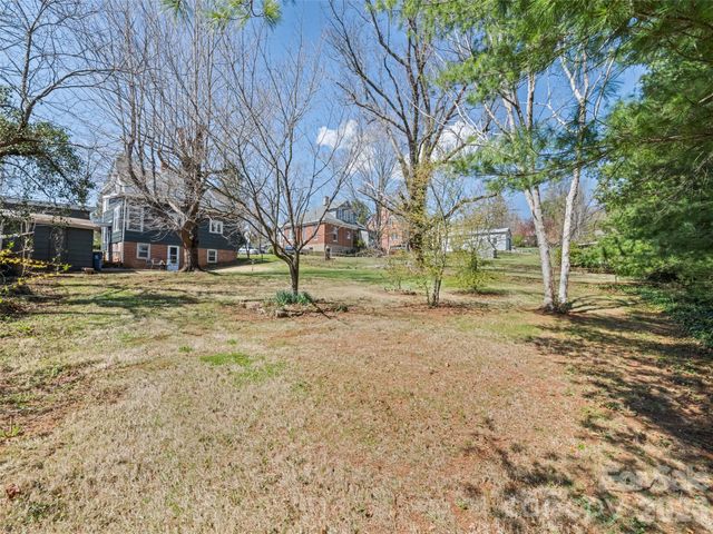 151 Hampton Heights, Canton, NC 28716