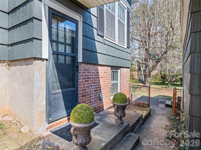 151 Hampton Heights, Canton, NC 28716
