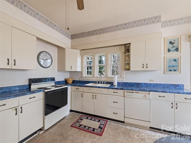 151 Hampton Heights, Canton, NC 28716