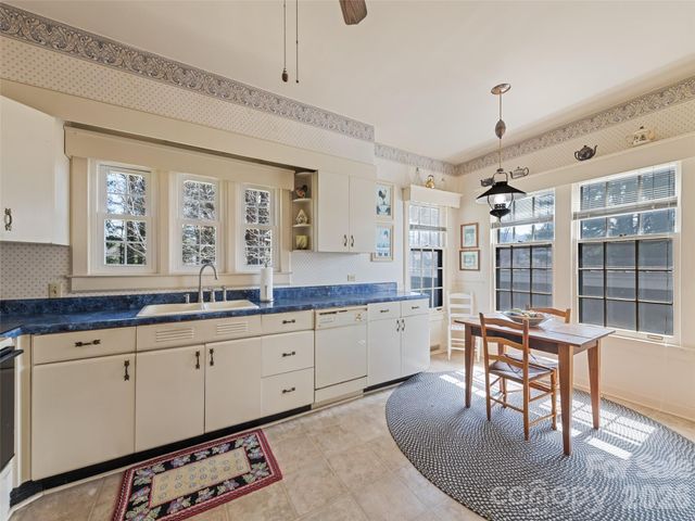 151 Hampton Heights, Canton, NC 28716