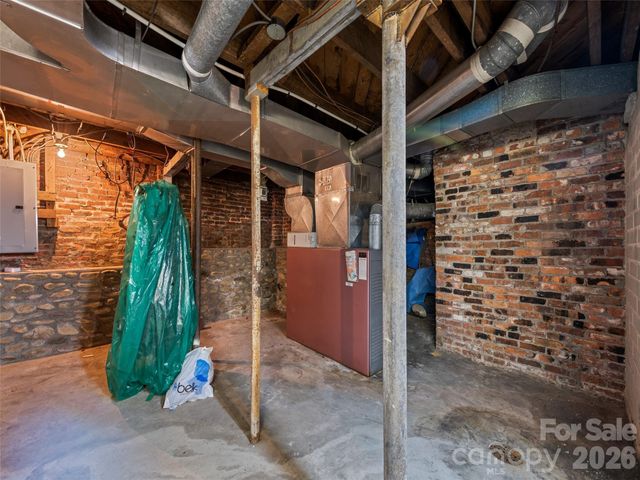 151 Hampton Heights, Canton, NC 28716