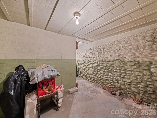 151 Hampton Heights, Canton, NC 28716