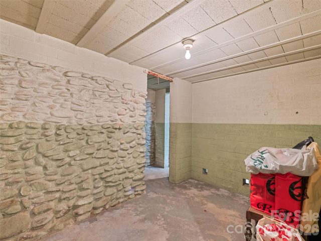 151 Hampton Heights, Canton, NC 28716