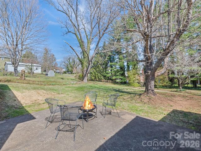 151 Hampton Heights, Canton, NC 28716