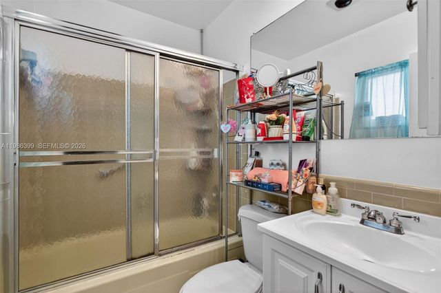 6719 NW 70th Ct, Tamarac, FL 33321