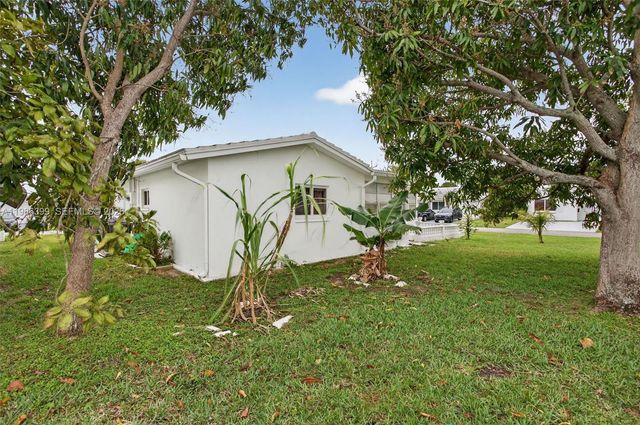 6719 NW 70th Ct, Tamarac, FL 33321