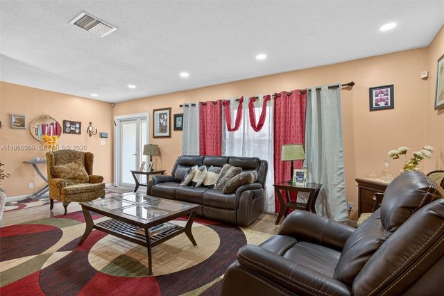 6719 NW 70th Ct, Tamarac, FL 33321