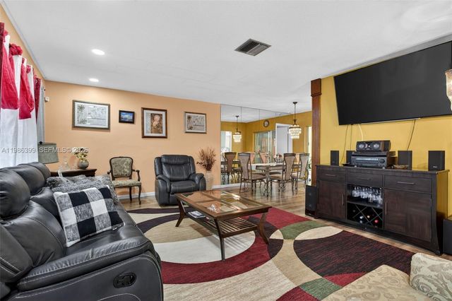 6719 NW 70th Ct, Tamarac, FL 33321