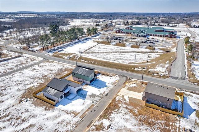 4927 Weeping Willow Avenue, Springdale, AR 72764