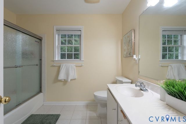 14107 Beachmere Rd, Chester, VA 23831