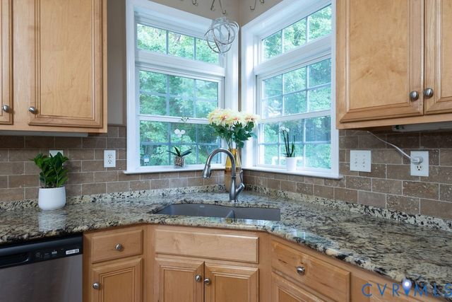 14107 Beachmere Rd, Chester, VA 23831