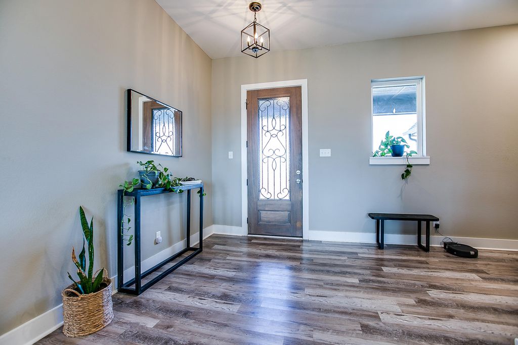 Image 7 of property listing at 211 Calypso Lane, San Angelo, TX 76905