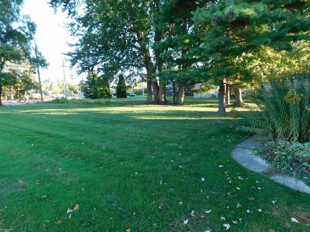 23016 Pleasant Street, Saint Clair Shores, MI 48080