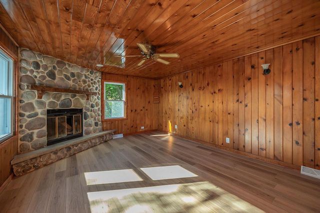 1515 Hillside LANE, Hubertus, WI 53033