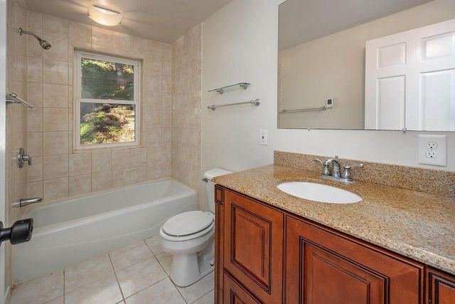 1515 Hillside LANE, Hubertus, WI 53033