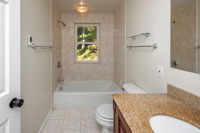 1515 Hillside LANE, Hubertus, WI 53033