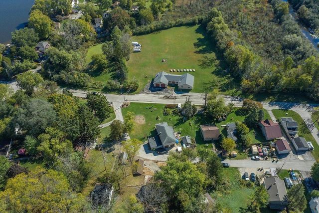 1515 Hillside LANE, Hubertus, WI 53033