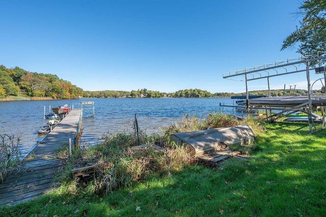 1515 Hillside LANE, Hubertus, WI 53033