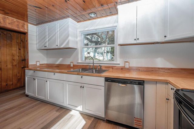 1515 Hillside LANE, Hubertus, WI 53033