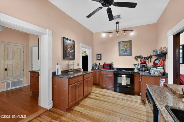 249 S Miranda Street, Las Cruces, NM 88005