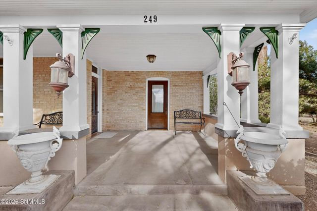 249 S Miranda Street, Las Cruces, NM 88005