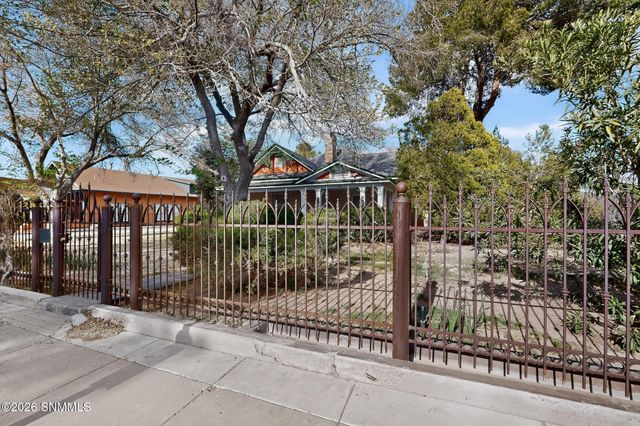 249 S Miranda Street, Las Cruces, NM 88005