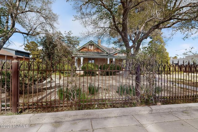 249 S Miranda Street, Las Cruces, NM 88005