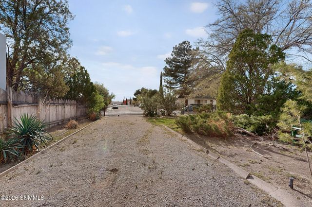 249 S Miranda Street, Las Cruces, NM 88005