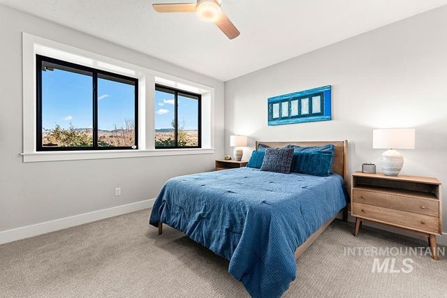 768 E Orion Dr, Boise, ID 83702