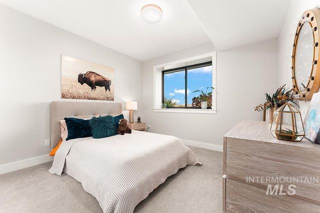 768 E Orion Dr, Boise, ID 83702