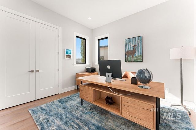 768 E Orion Dr, Boise, ID 83702