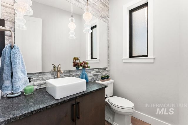 768 E Orion Dr, Boise, ID 83702