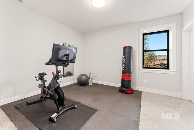 768 E Orion Dr, Boise, ID 83702