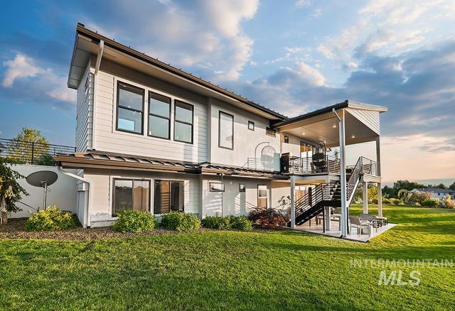 768 E Orion Dr, Boise, ID 83702