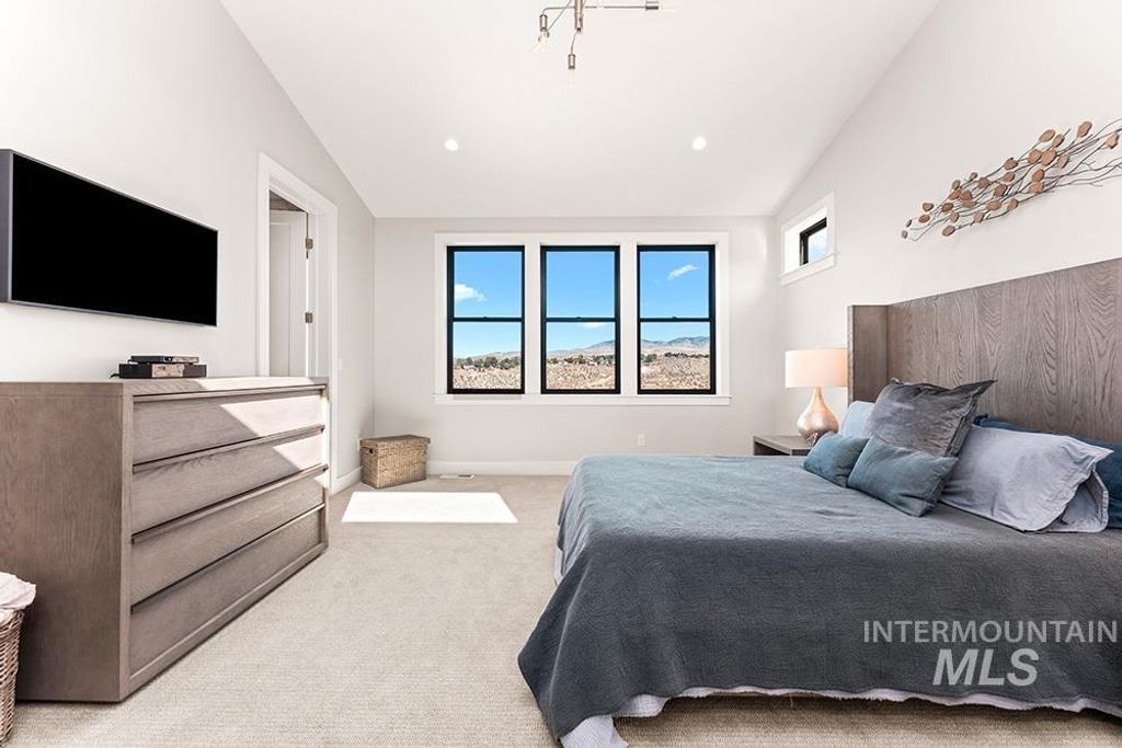 768 E Orion Dr, Boise, ID 83702 photo 10