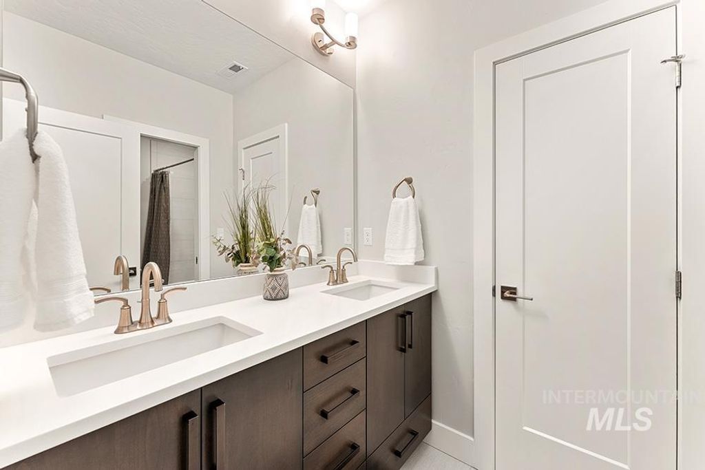 768 E Orion Dr, Boise, ID 83702 photo 20