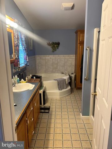 2 BIRCH, Mays Landing, NJ 08330