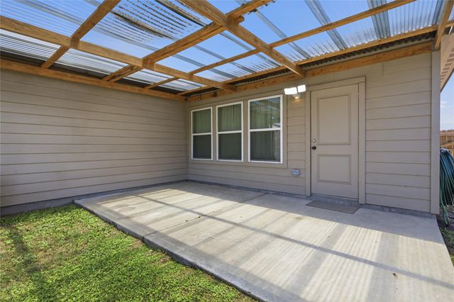 1222 Road 5102, Cleveland, TX 77327