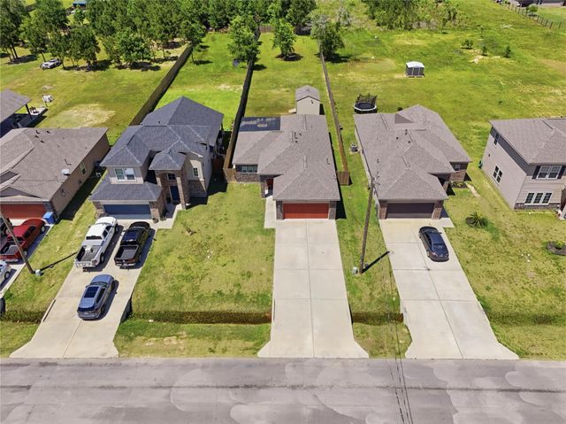 1222 Road 5102, Cleveland, TX 77327