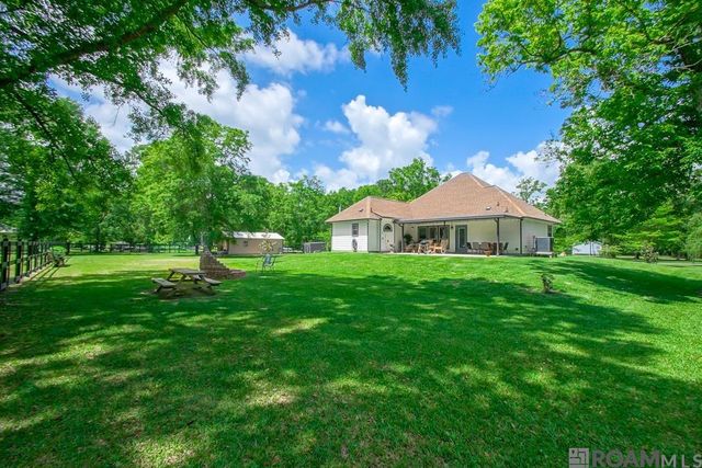 30555 Weiss Rd, Livingston, LA 70754