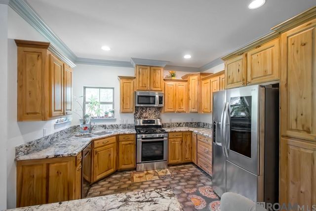 30555 Weiss Rd, Livingston, LA 70754