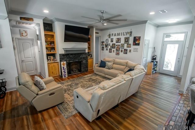 30555 Weiss Rd, Livingston, LA 70754