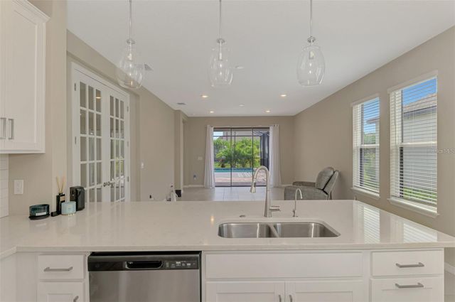 6310 GRANDVIEW HILL COURT, Bradenton, FL 34203